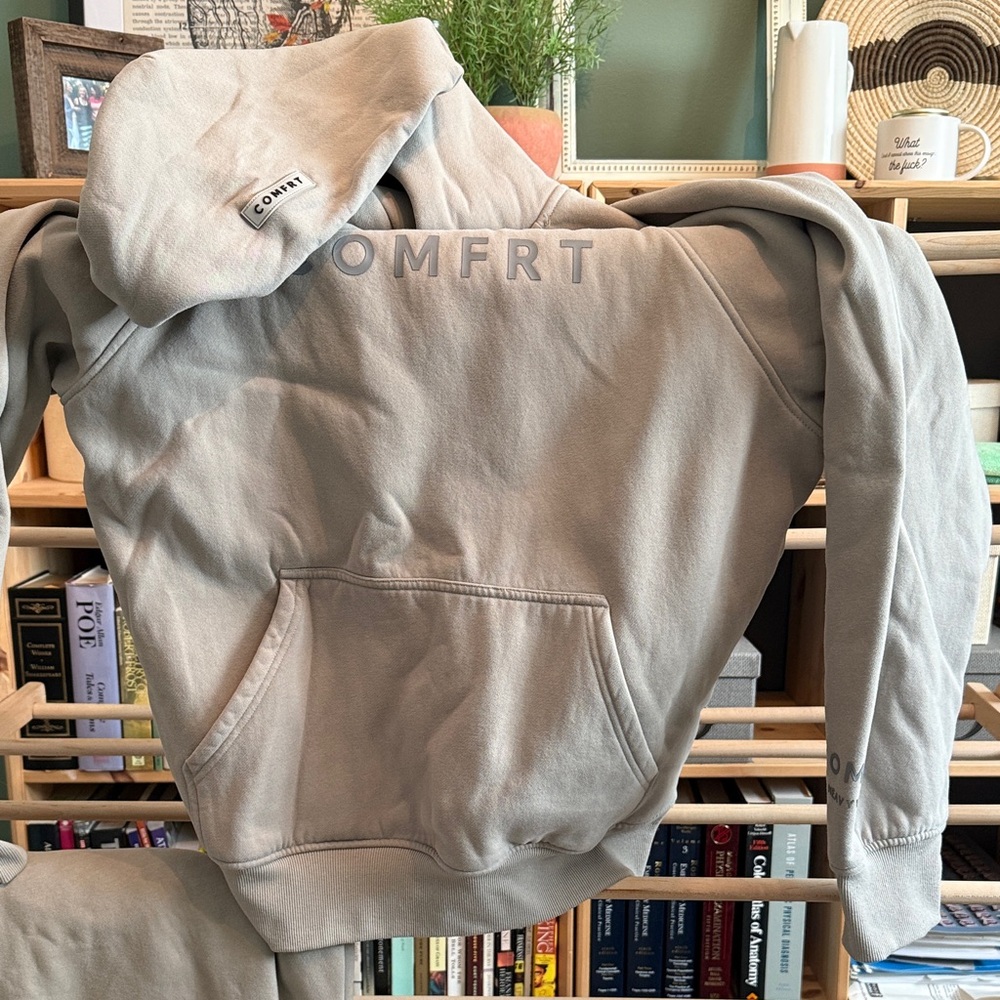 Comfort Branded Women's Cozy Fleece Sweatshirt and pants - Light Gray
